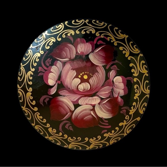 Vintage Signed Russian Floral Hand-Painted Wood Brooch - Picture 2 of 5